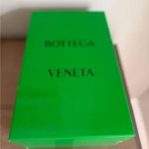 Bottega Veneta | Other | Bottega Veneta Bright Green Box  display picture 2